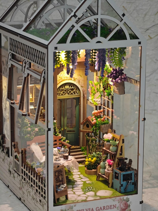 Sylvia Garden Book Nook Kit