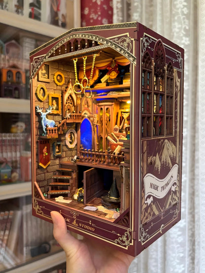 Magic Studio Book Nook Kit