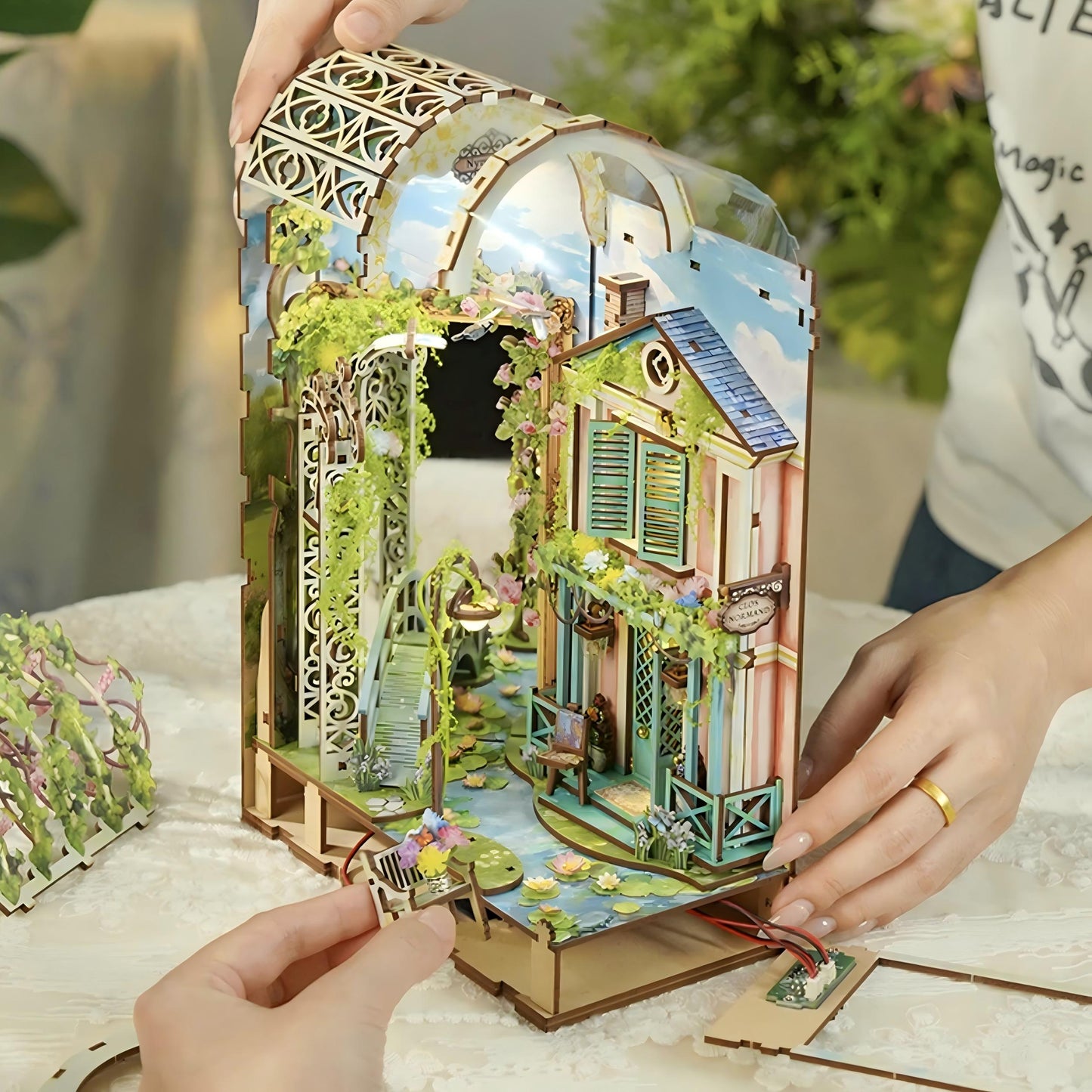 Giverny Garden Book Nook Kit